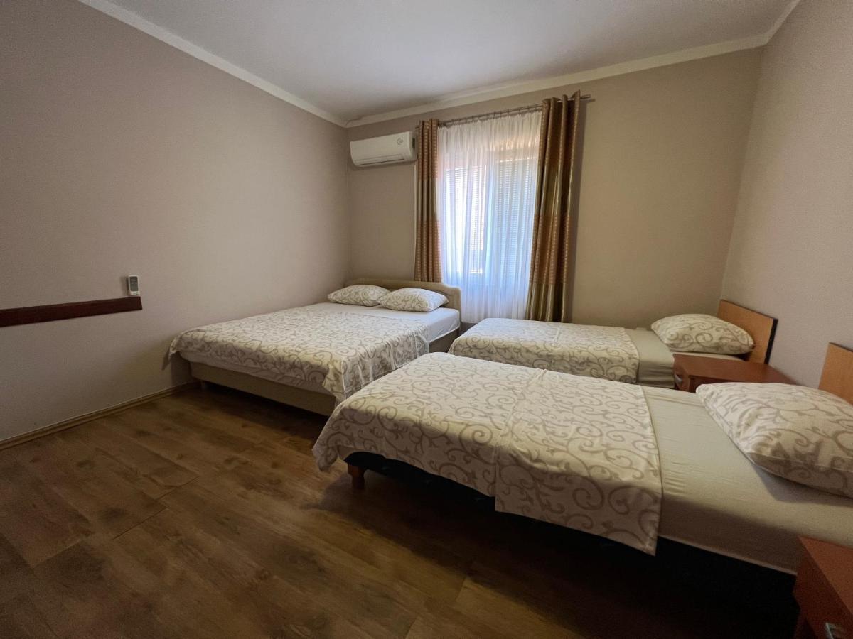 Apartments Djukic Tivat Bagian luar foto