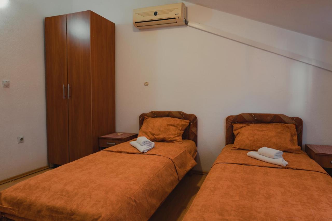 Apartments Djukic Tivat Bagian luar foto