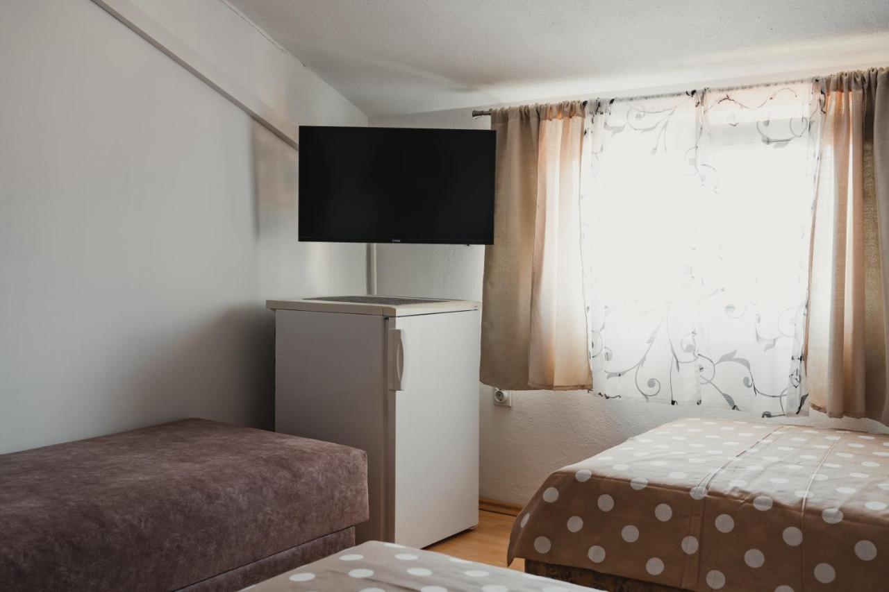 Apartments Djukic Tivat Bagian luar foto