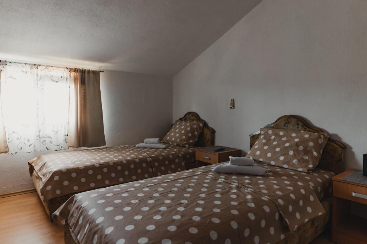 Apartments Djukic Tivat Bagian luar foto