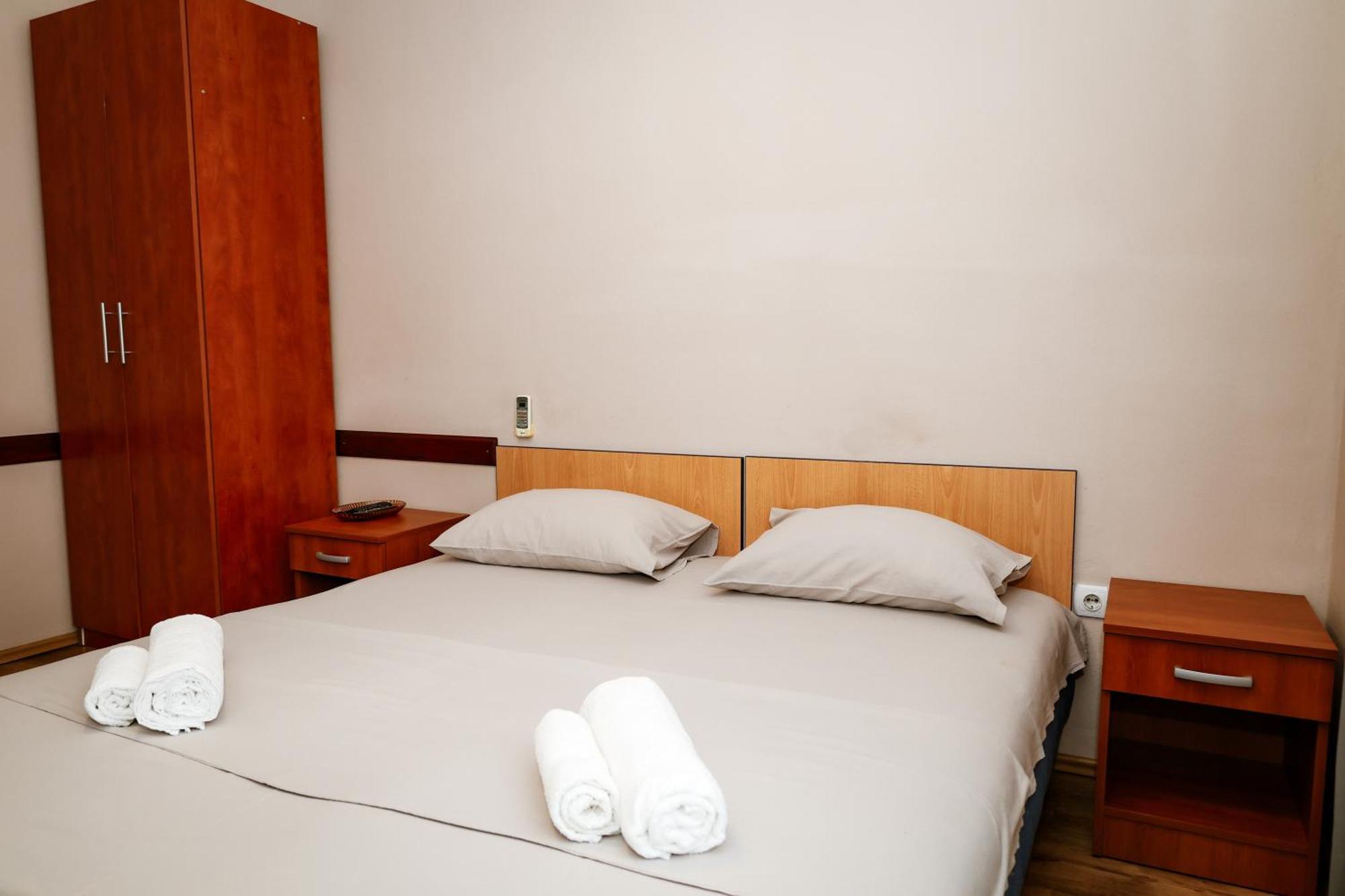 Apartments Djukic Tivat Bagian luar foto