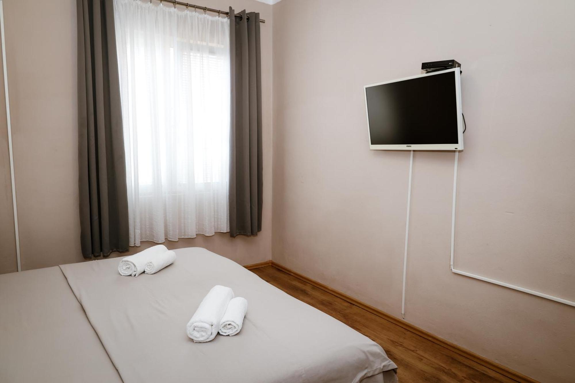 Apartments Djukic Tivat Bagian luar foto