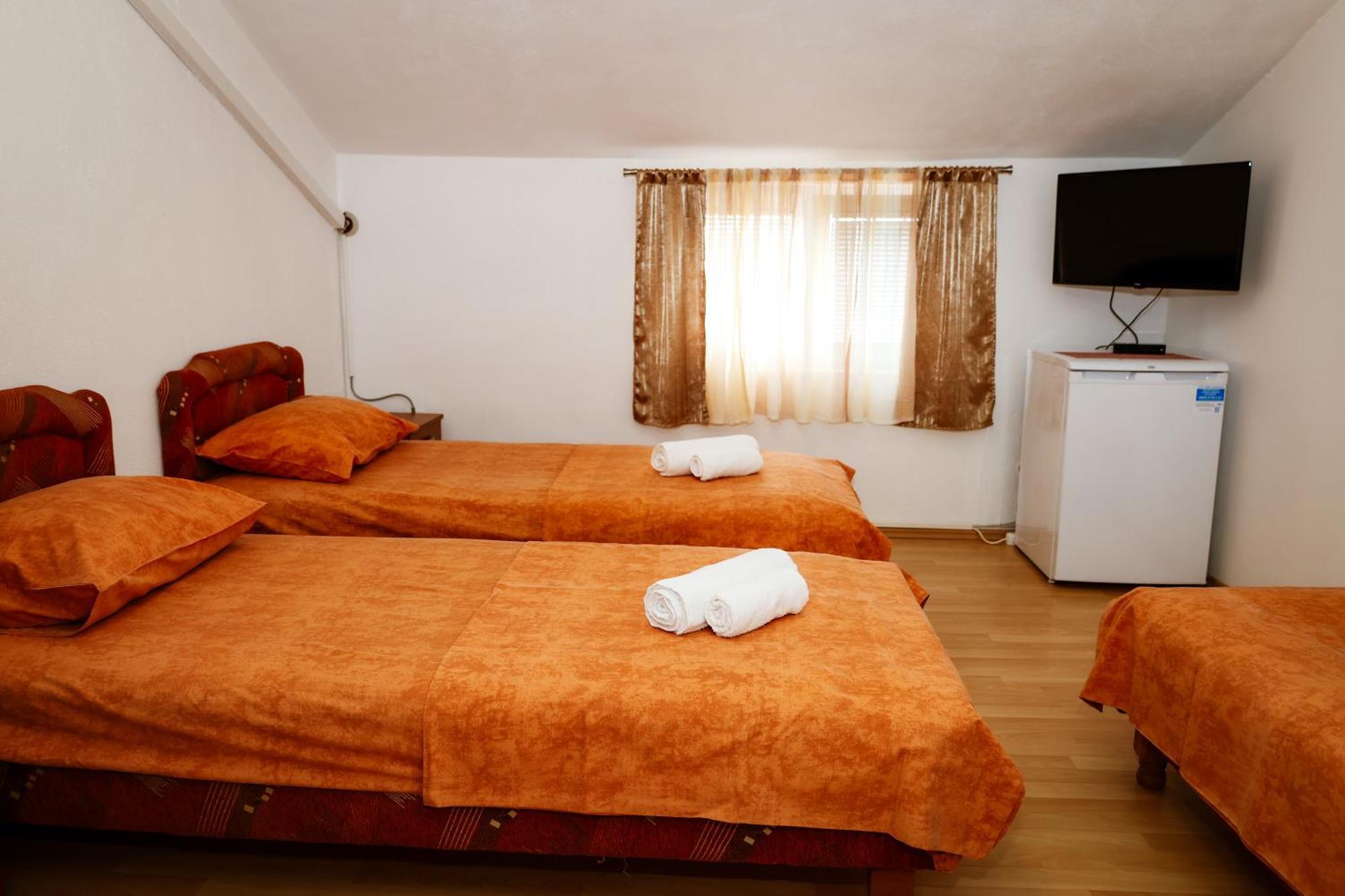 Apartments Djukic Tivat Bagian luar foto