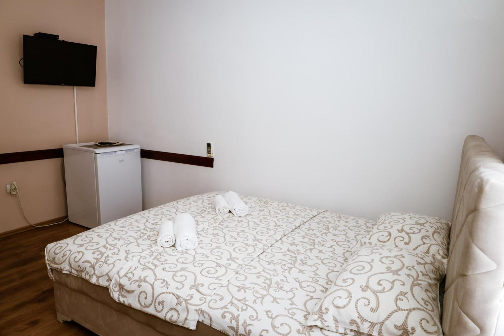 Apartments Djukic Tivat Bagian luar foto