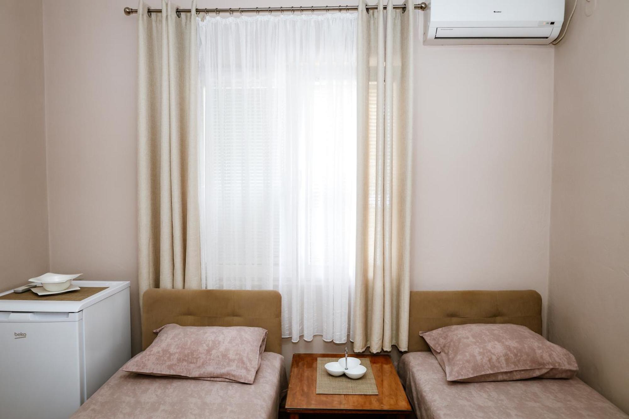 Apartments Djukic Tivat Bagian luar foto