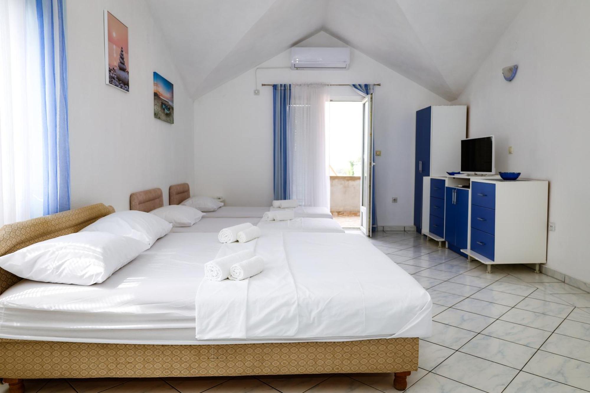 Apartments Djukic Tivat Bagian luar foto